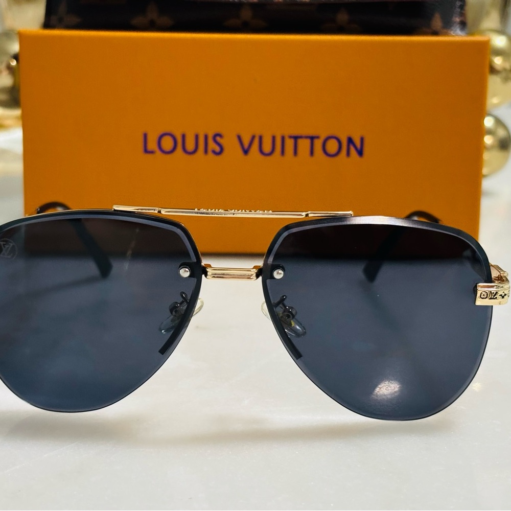 Louis Vuitton Dark Gray Aviator Sunglasses